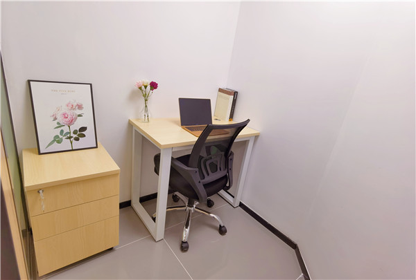 打浦桥日月光中心共享办公室1人间